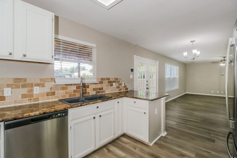1,870/Mo, 504 Country Estates Dr Hutto, TX 78634 Kitchen View 2