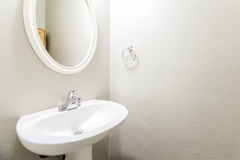 2,135/Mo, 125 Brown St Hutto, TX 78634 Bathroom View