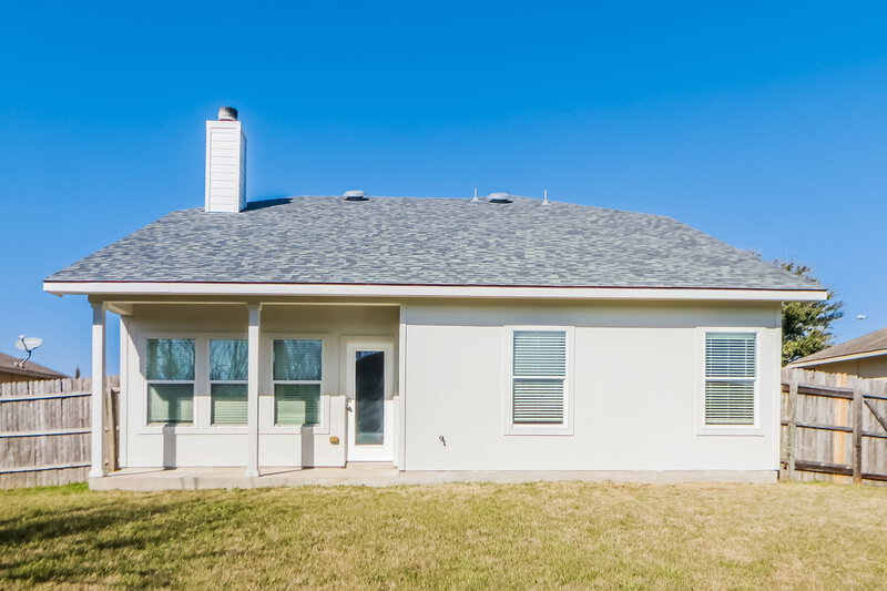 2,135/Mo, 125 Brown St Hutto, TX 78634 Rear View