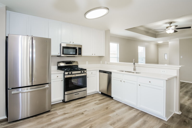 2,290/Mo, 240 Wolfberry Path Buda, TX 78610 Kitchen View 2