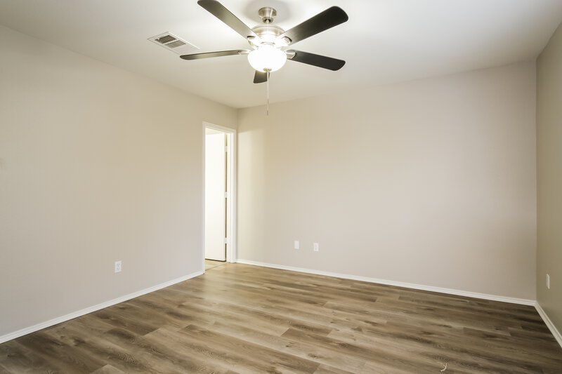 2,290/Mo, 240 Wolfberry Path Buda, TX 78610 Main Bedroom View 2