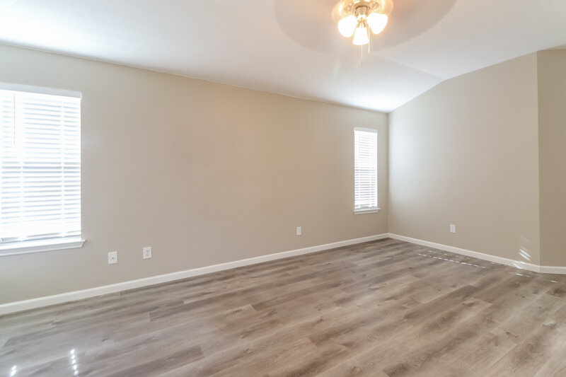 2,300/Mo, 315 Marquitos Dr Kyle, TX 78640 Main Bedroom View