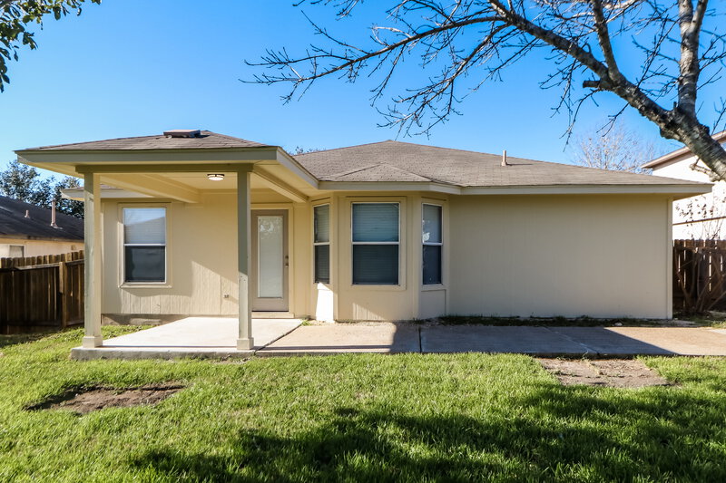 2,300/Mo, 315 Marquitos Dr Kyle, TX 78640 Rear View