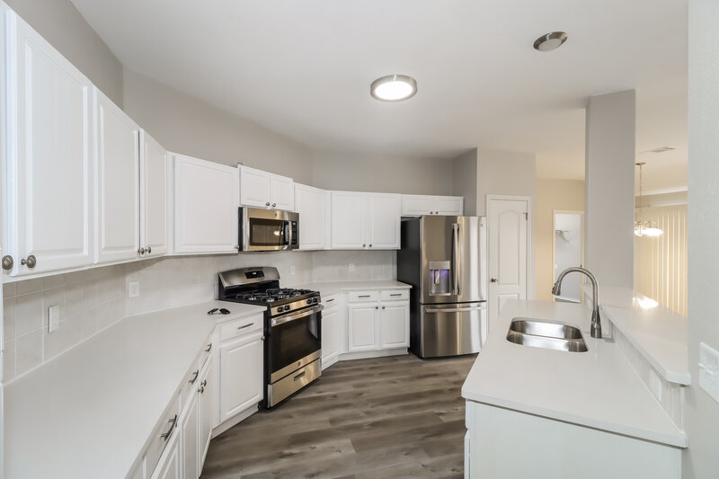 2,375/Mo, 1315 Quicksilver St Round Rock, TX 78665 Kitchen View