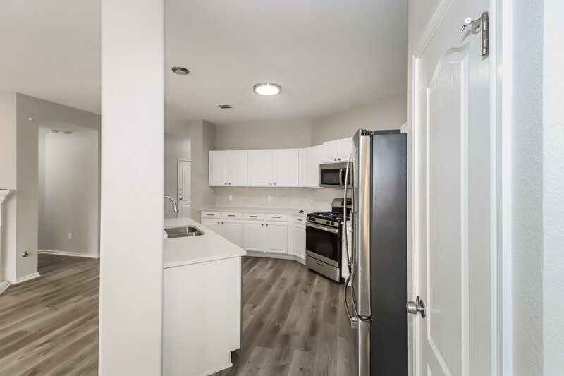 2,375/Mo, 1315 Quicksilver St Round Rock, TX 78665 Kitchenette View