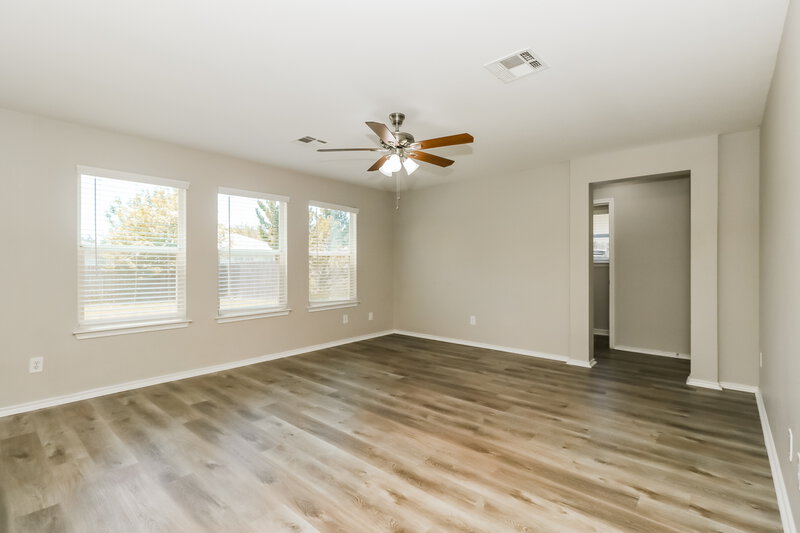 2,270/Mo, 18133 Topsail St Manor, TX 78653 Living Room View