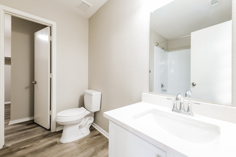 1,855/Mo, 282 Cordero Dr San Marcos, TX 78666 Main Bathroom View