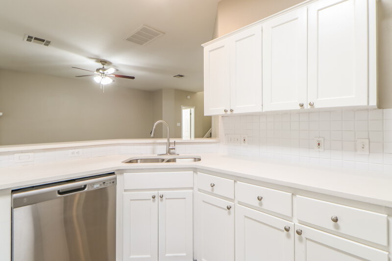 2,160/Mo, 1506 Sylvia Ln Round Rock, TX 78681 Kitchen View