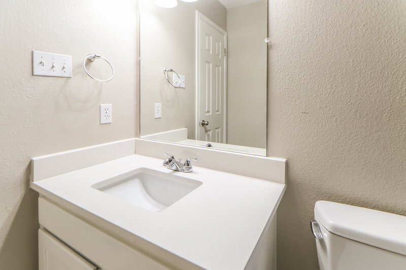 2,160/Mo, 1506 Sylvia Ln Round Rock, TX 78681 Bathroom View 2