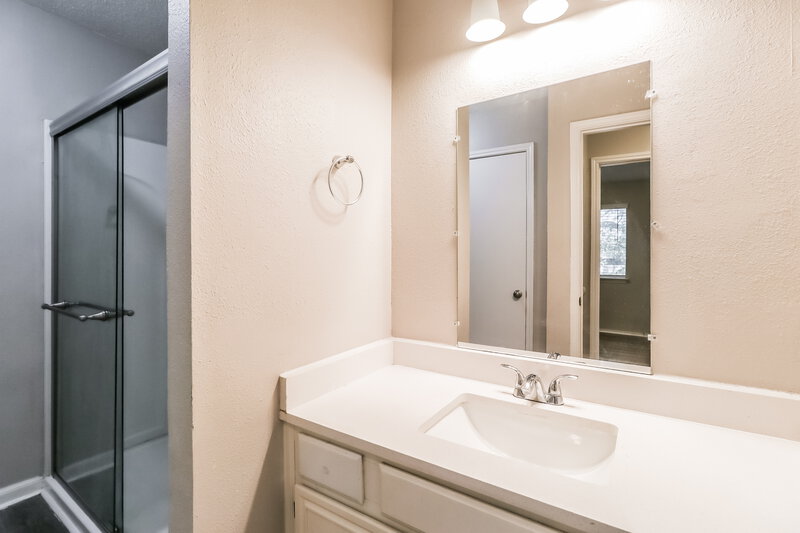 1,920/Mo, 4717 Fallenash Dr Austin, TX 78725 Bathroom View