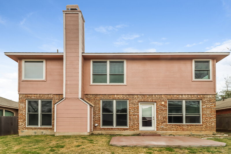 2,285/Mo, 3002 Pioneer Way Round Rock, TX 78665 Rear View
