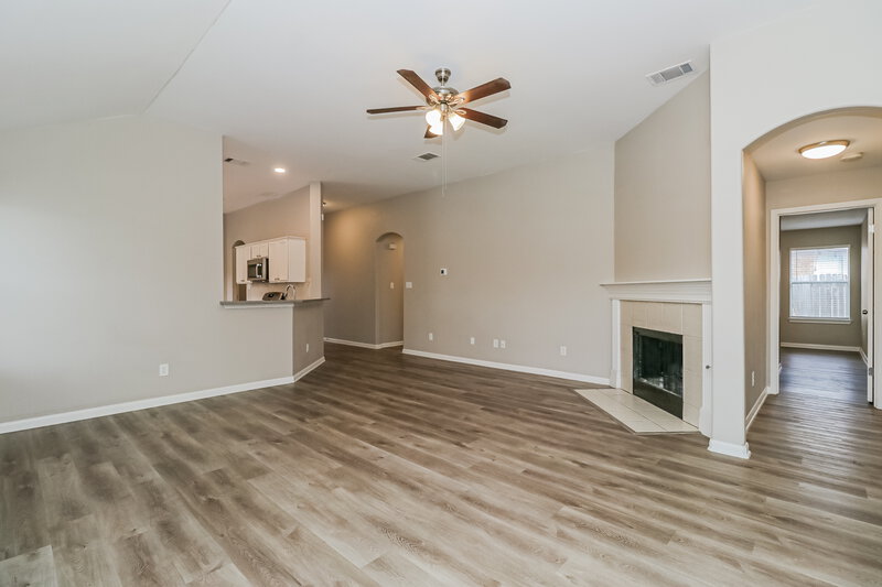 2,135/Mo, 200 N Crossing Trl Round Rock, TX 78665 Living Room View 2