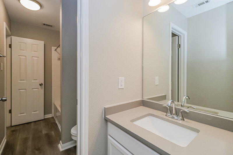 2,135/Mo, 200 N Crossing Trl Round Rock, TX 78665 Bathroom View 2
