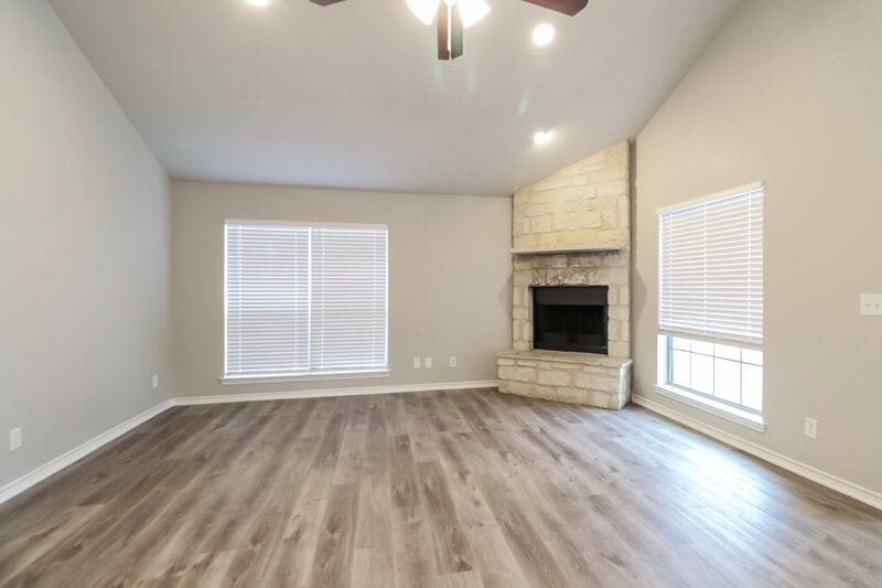 2,070/Mo, 4 Elmwood Cir Wimberley, TX 78676 Living Room View