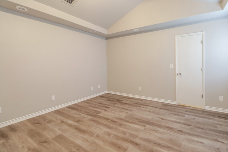 2,070/Mo, 4 Elmwood Cir Wimberley, TX 78676 Main Bedroom View