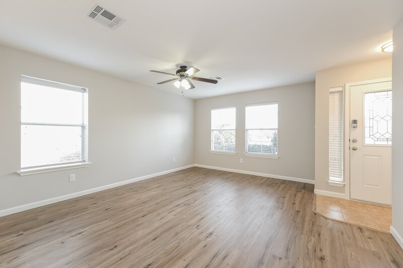 2,315/Mo, 1601 Corn Hill Ln Round Rock, TX 78664 Living Room View