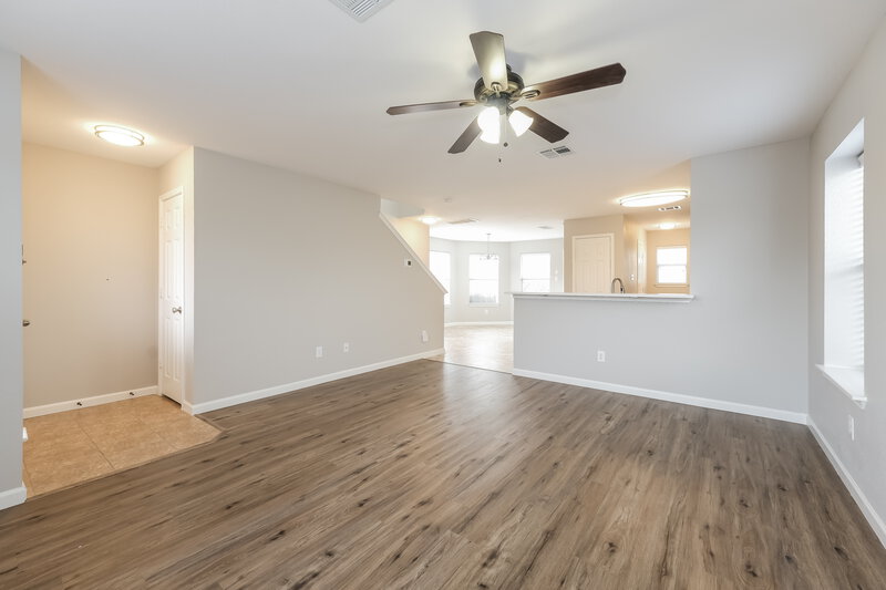 2,315/Mo, 1601 Corn Hill Ln Round Rock, TX 78664 Living Room View 2