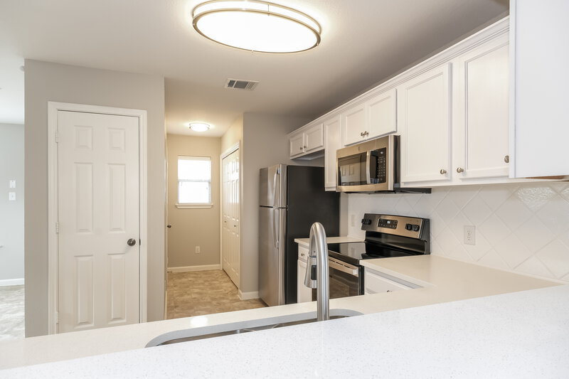 2,315/Mo, 1601 Corn Hill Ln Round Rock, TX 78664 Kitchen View