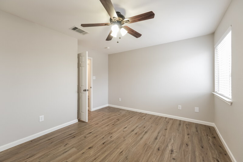 2,315/Mo, 1601 Corn Hill Ln Round Rock, TX 78664 Main Bedroom View 2
