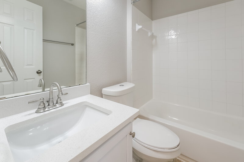 2,315/Mo, 1601 Corn Hill Ln Round Rock, TX 78664 Bathroom View