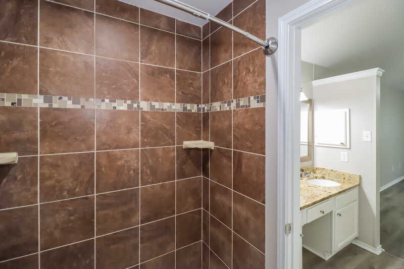 2,055/Mo, 704 Clearwater Trl Round Rock, TX 78664 Main Bathroom View