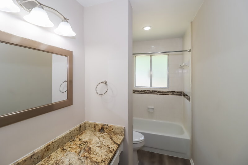 2,055/Mo, 704 Clearwater Trl Round Rock, TX 78664 Bathroom View
