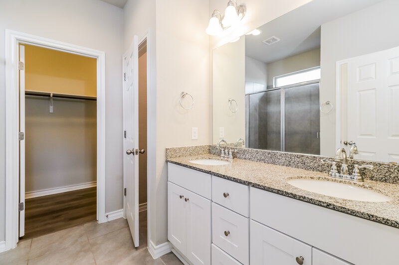2,315/Mo, 5984 Malta Cir Round Rock, TX 78665 Main Bathroom View