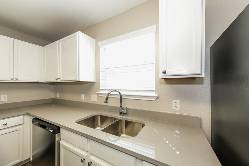 1,925/Mo, 13125 Briarcreek Loop Manor, TX 78653 Kitchen View