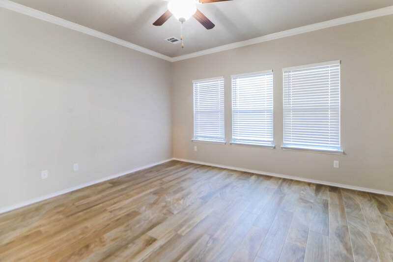 2,550/Mo, 204 Eagle Owl Loop Leander, TX 78641 Main Bedroom View