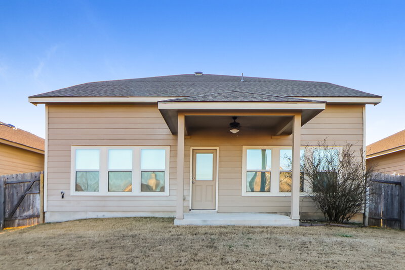 2,550/Mo, 204 Eagle Owl Loop Leander, TX 78641 Rear View