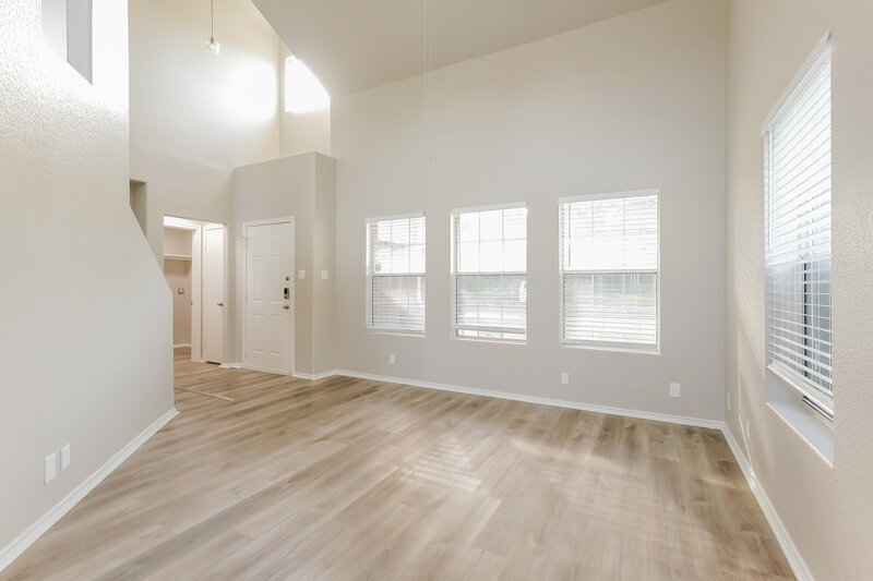 2,120/Mo, 16706 Shipshaw River Dr Leander, TX 78641 Living Room View