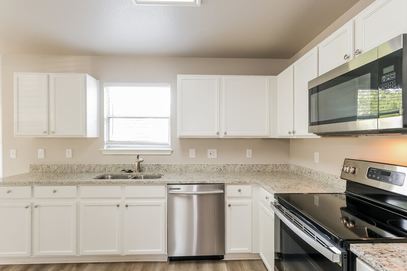 2,120/Mo, 16706 Shipshaw River Dr Leander, TX 78641 Kitchen View 2