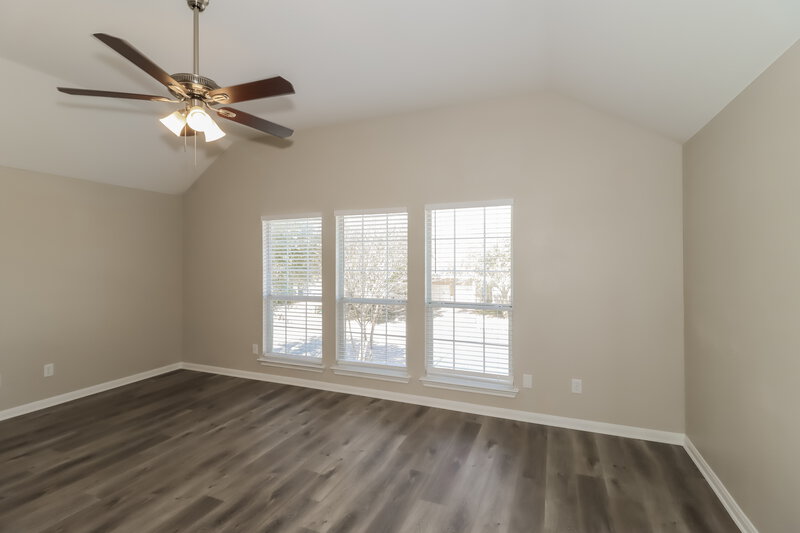 2,770/Mo, 539 W Metcalfe St Hutto, TX 78634 Main Bedroom View