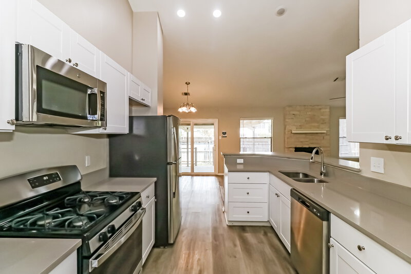 1,810/Mo, 1806 Primrose Trl Round Rock, TX 78664 Kitchen View 2