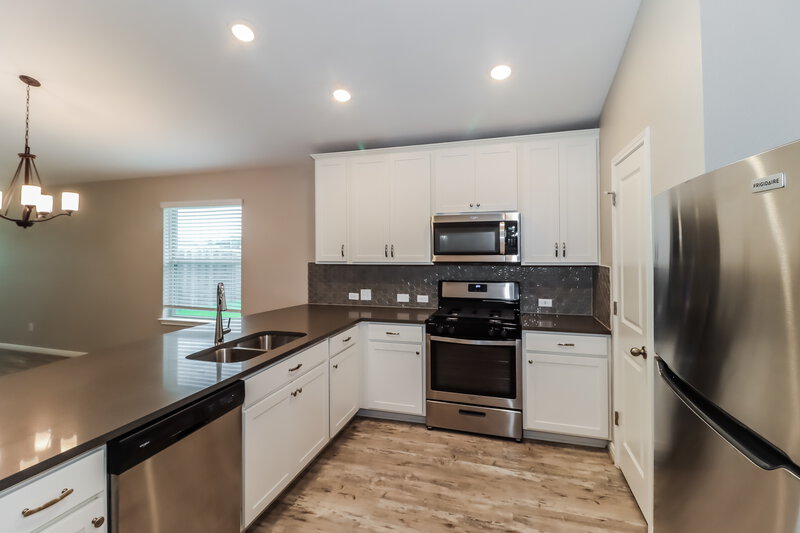 2,300/Mo, 5802 Lucca Ln Round Rock, TX 78665 Kitchen View