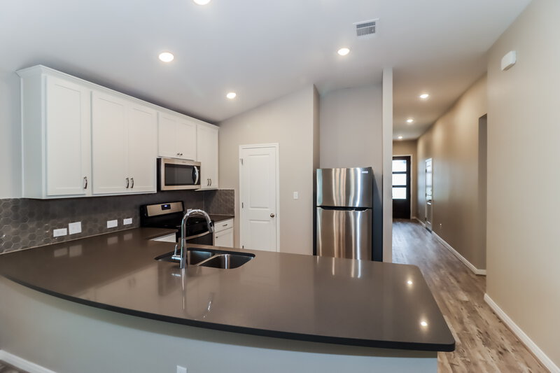 2,300/Mo, 5802 Lucca Ln Round Rock, TX 78665 Kitchen View 2