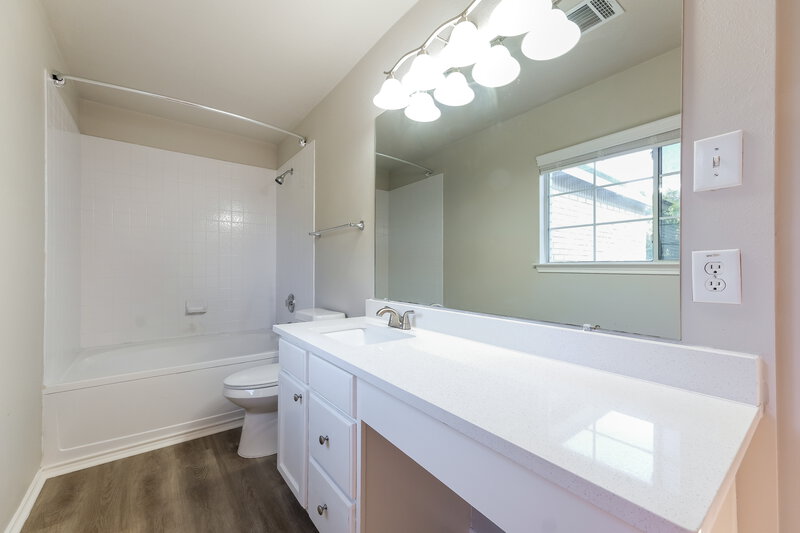 2,220/Mo, 2416 Byfield Dr Cedar Park, TX 78613 Main Bathroom View
