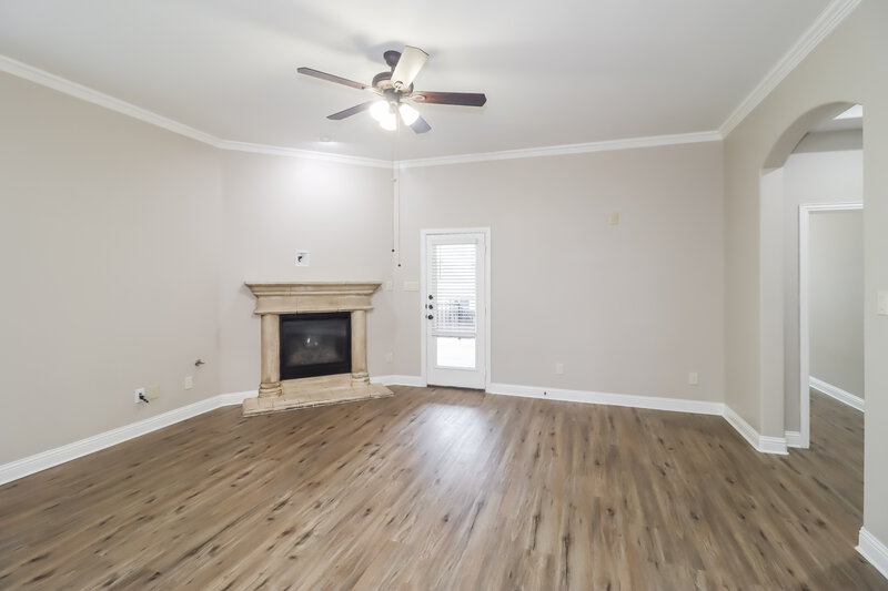 2,135/Mo, 116 Buescher Cv Hutto, TX 78634 Living Room View 2