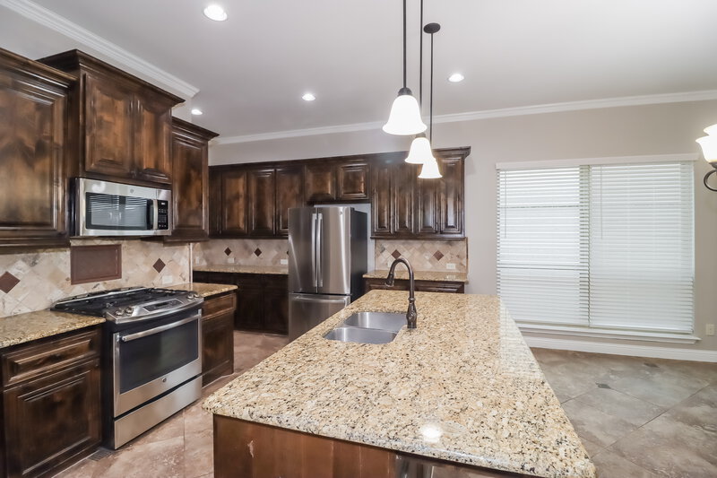 2,135/Mo, 116 Buescher Cv Hutto, TX 78634 Kitchen View 2