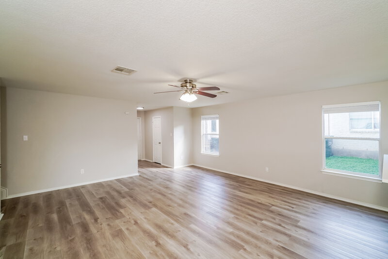 2,295/Mo, 117 Mood Lake Dr Kyle, TX 78640 Living Room View