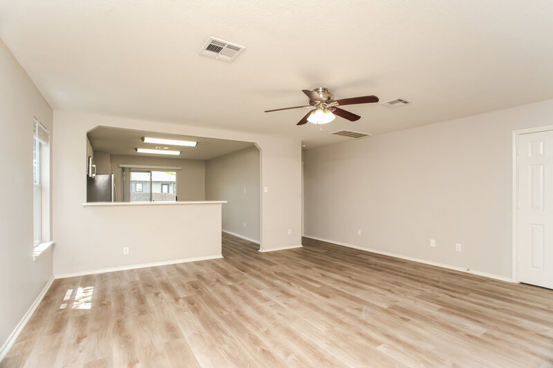 1,800/Mo, 117 Mood Lake Dr Kyle, TX 78640 Living Room View 2