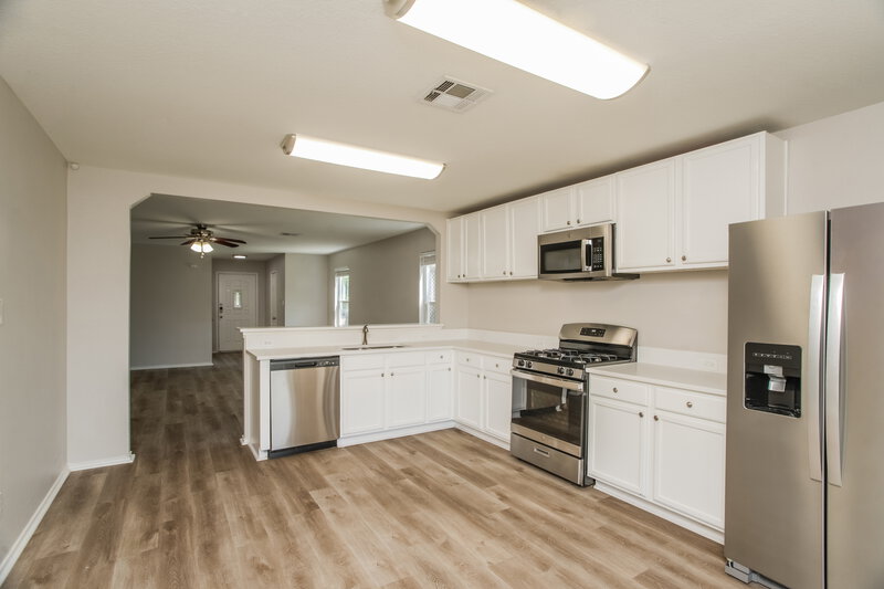 1,800/Mo, 117 Mood Lake Dr Kyle, TX 78640 Kitchen View