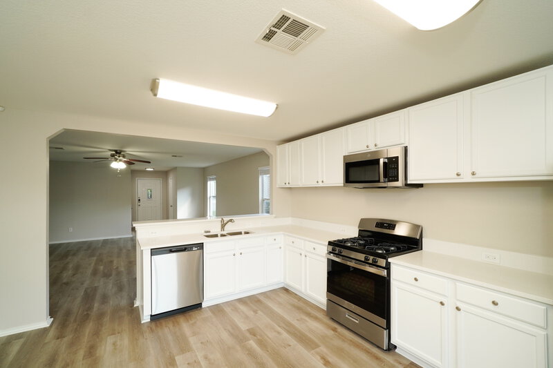 2,295/Mo, 117 Mood Lake Dr Kyle, TX 78640 Kitchen View 2