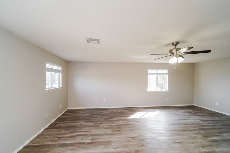 2,295/Mo, 117 Mood Lake Dr Kyle, TX 78640 Main Bedroom View