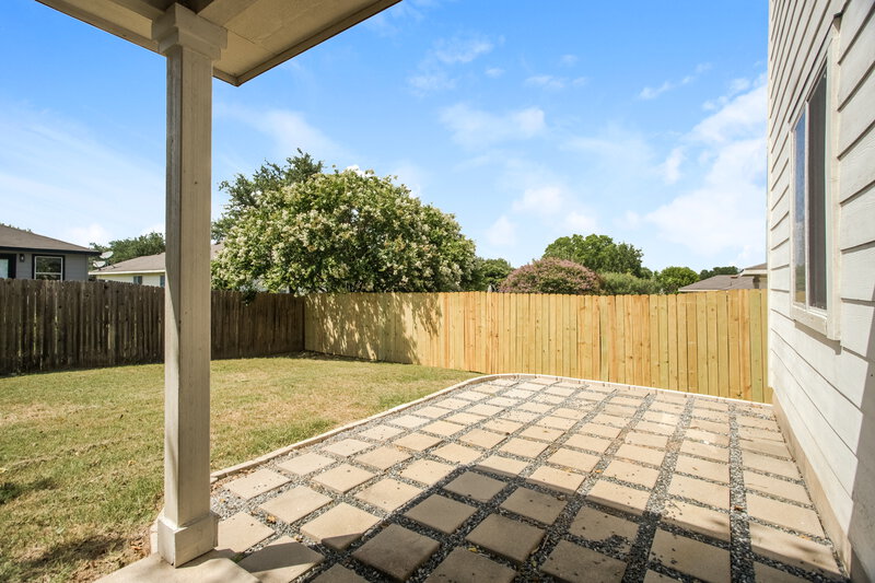 1,800/Mo, 117 Mood Lake Dr Kyle, TX 78640 Patio View
