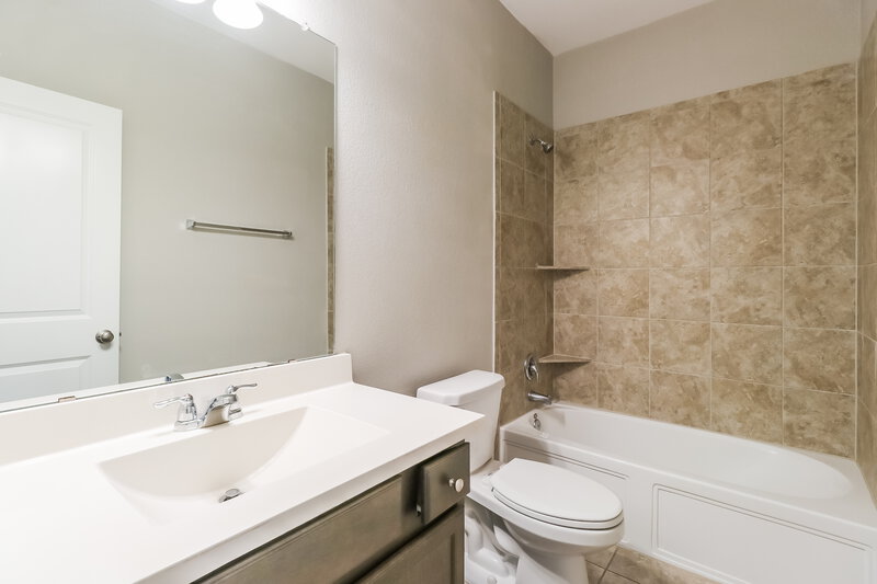 3,270/Mo, 409 Pinnacle View Dr Georgetown, TX 78628 Bathroom View 2