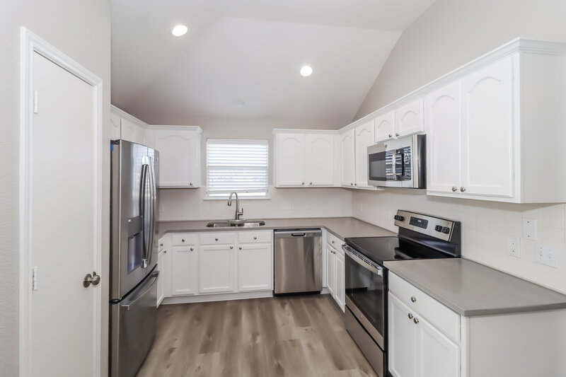 1,930/Mo, 212 Avalanche Ave Georgetown, TX 78626 Kitchen View