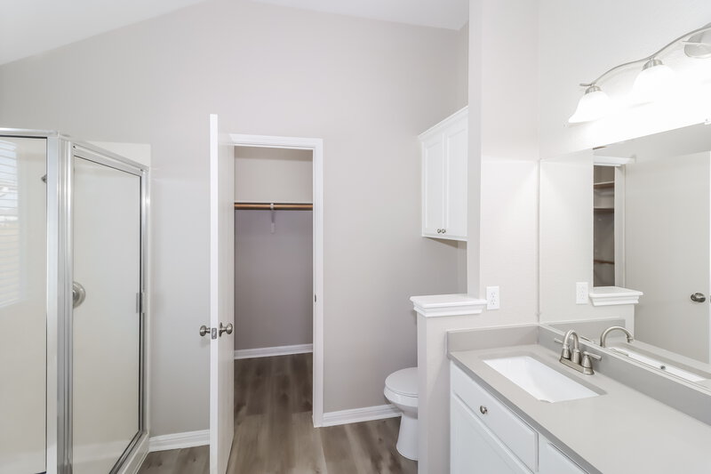 1,930/Mo, 212 Avalanche Ave Georgetown, TX 78626 Main Bathroom View