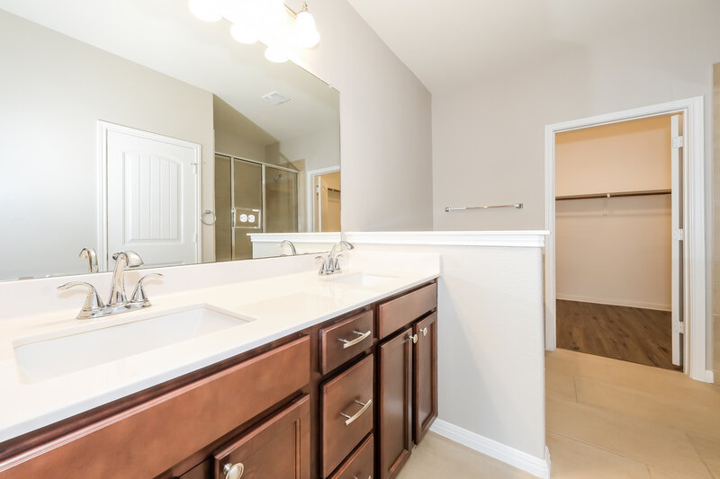 2,335/Mo, 415 N Heatherwilde Blvd Pflugerville, TX 78660 Main Bathroom View