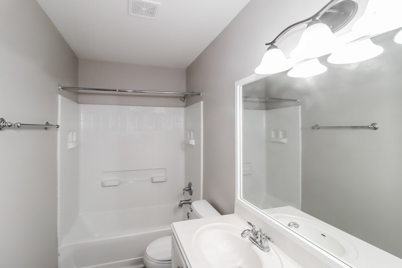 2,095/Mo, 1809 Creek Ledge Pl Round Rock, TX 78664 Bathroom View